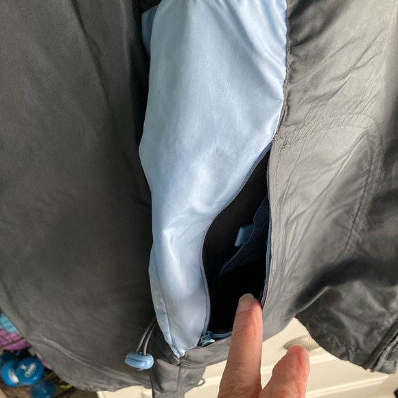 Womens Reebok jacket - Picture 3 of 7